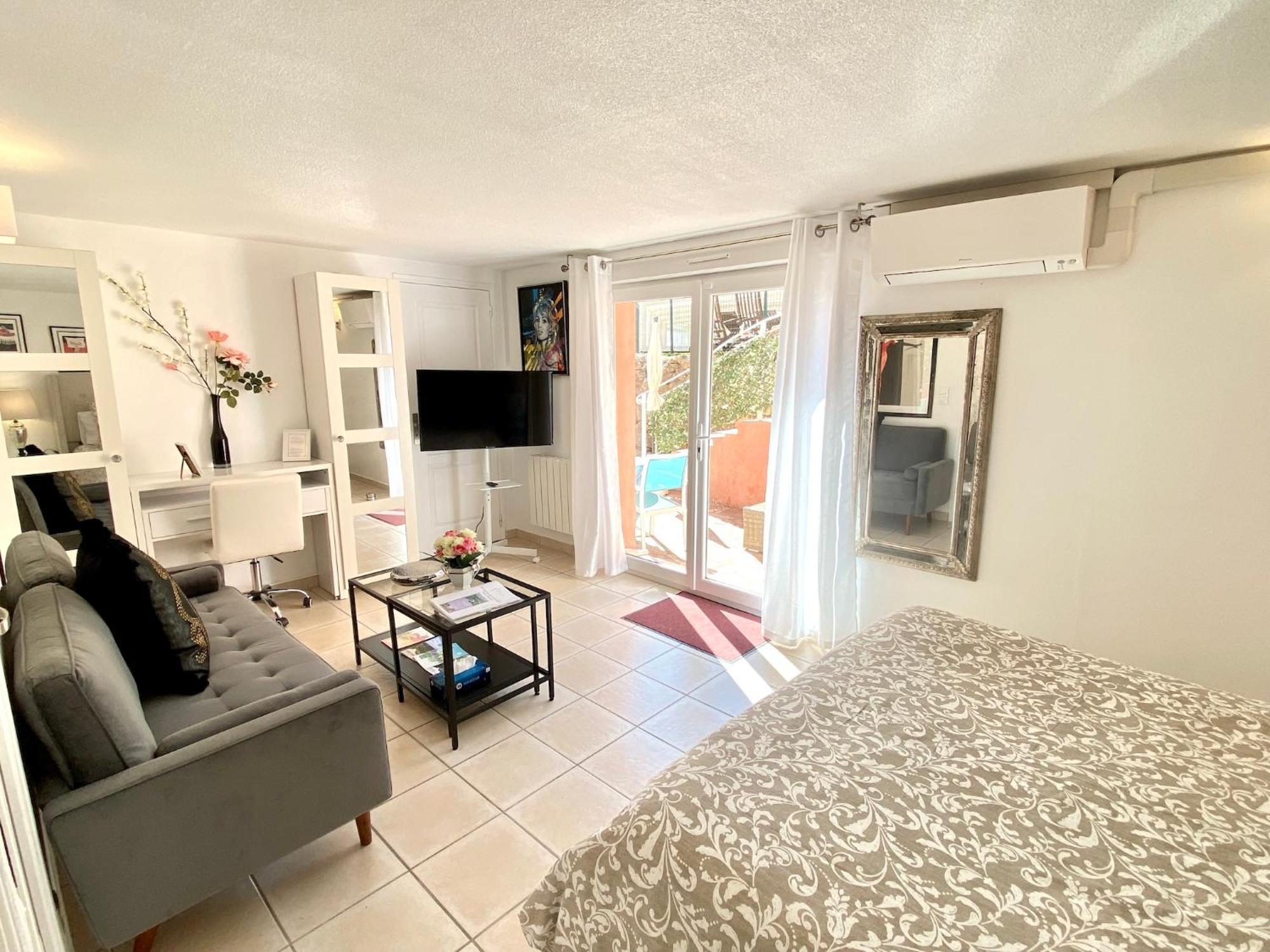 Bed and Breakfast La Vie Est Belle En Provence Tourves Esterno foto